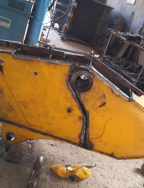 Bom Kırık Kaynakları